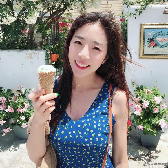 Meet your Posher, Chloe - Picture 1 of 1